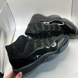 Deadstock Cap & Gown Air Jordan 11 size 10